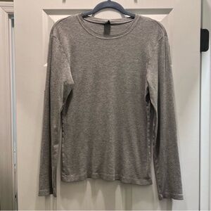 Heather gray long sleeve shirt